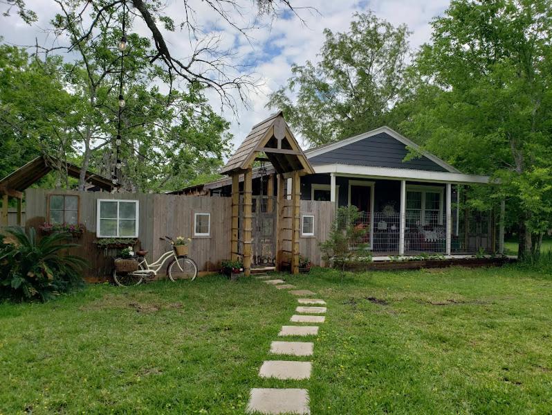 Cedar Oaks Inn Llc Dickinson Εξωτερικό φωτογραφία